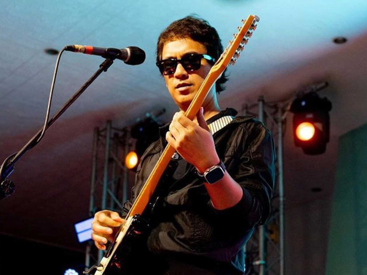 Ely Buendia