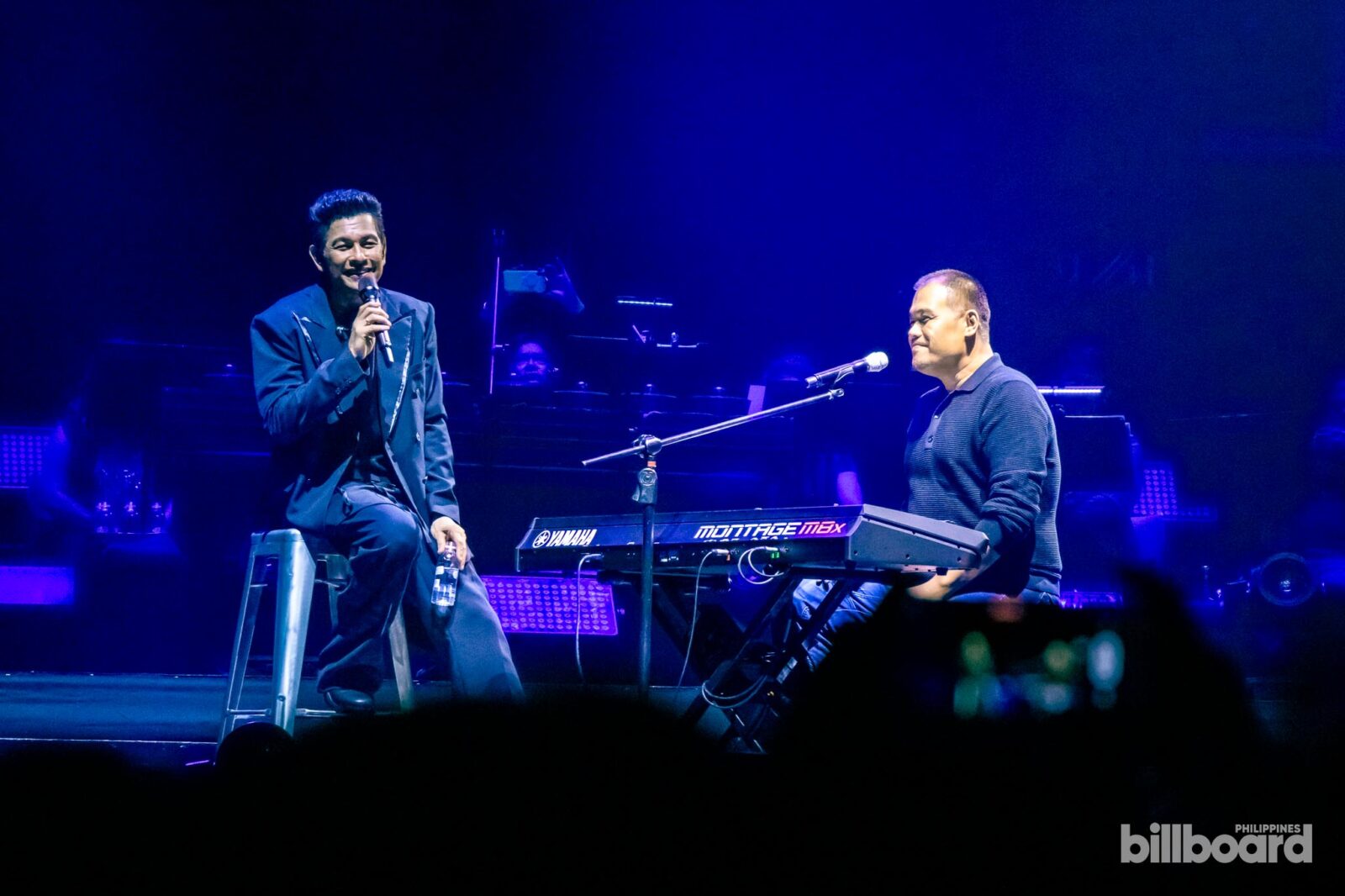 Gary Valenciano with special guest Jay Durias (of South Border) performing at his 40th Anniversary Concert 'Pure Energy'
