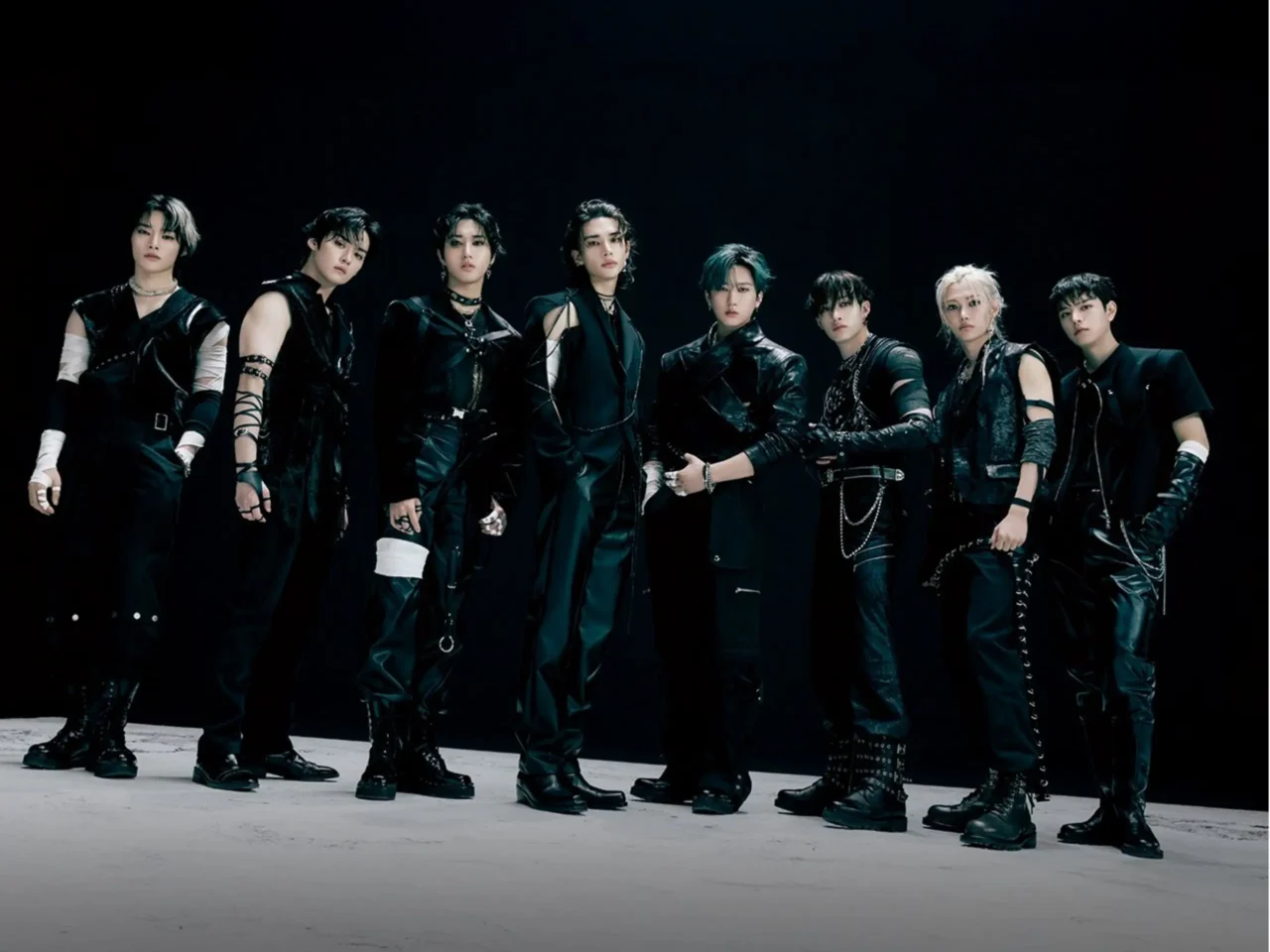 stray kids hollow billboard philippines